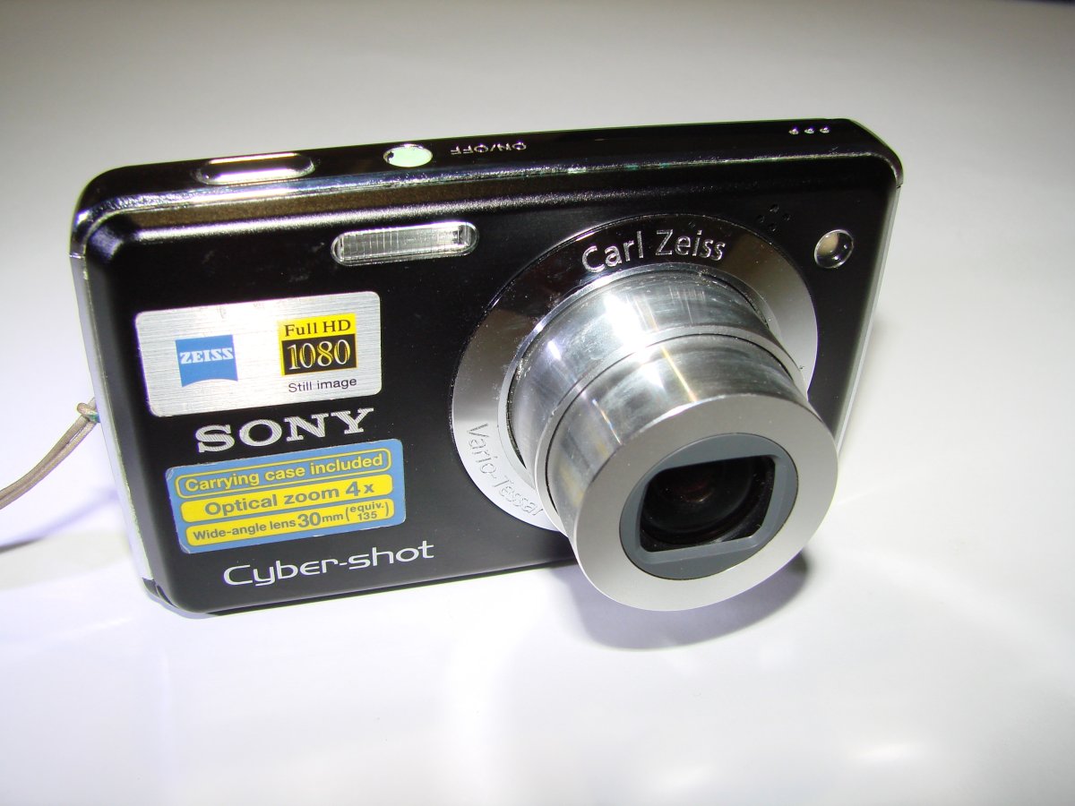 Sony Cyber-Shot DSC-W215 Compact Digital Camera 12.1MP Black color